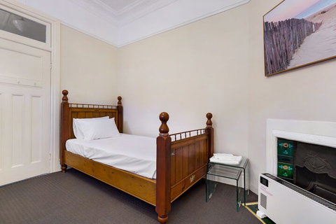 Drummoyne 3 Bedroom Home (62ALE) - Accommodation Newcastle 1