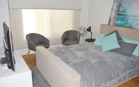 SHORE BEATS WORK INVERLOCH - Accommodation Newcastle 4