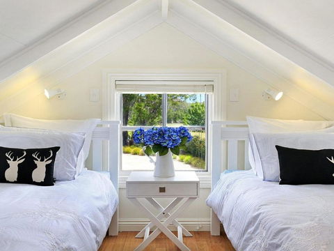 Duncraig House Open Fireplace Spa Pet Friendly - Accommodation Newcastle 5