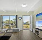 Dolphin Breeze fully fenced  pet friendly - Accommodation Newcastle