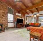 Lumina luxury comfort  lots of style - Accommodation Newcastle