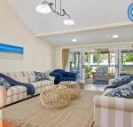 Sandy Shores character charm outdoor spa - Accommodation Newcastle