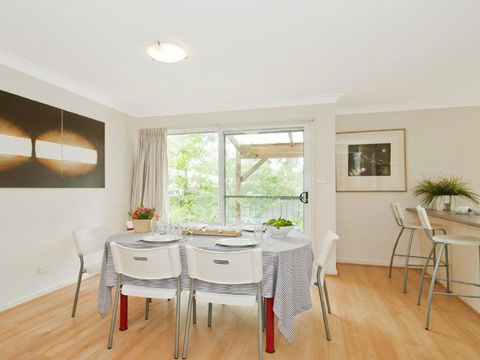 Sea Whispers A Real Native Outlook - Accommodation Newcastle 1