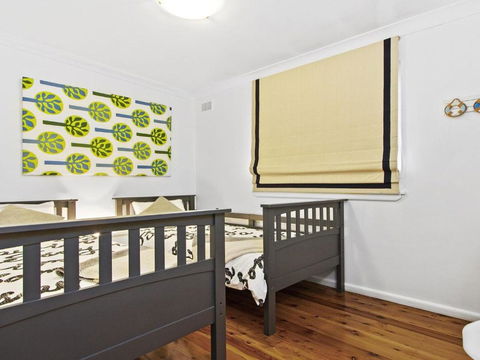 Sea Shack Renovated 1950s Beach House - Accommodation Newcastle 2