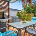 Sea Shack Renovated 1950s Beach House - Accommodation Newcastle 0
