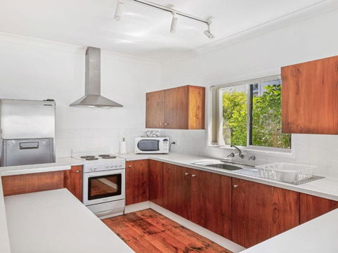 Seaspray On Culburra Dolphin & Whale Watching - Accommodation Newcastle 4
