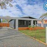 Shady Palms Modern Beach House With Studio - Accommodation Newcastle 0