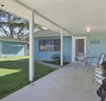 Soundwaves games room with table tennis - Accommodation Newcastle