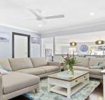 Sunset Beach situated between two beaches  a lake - Accommodation Newcastle