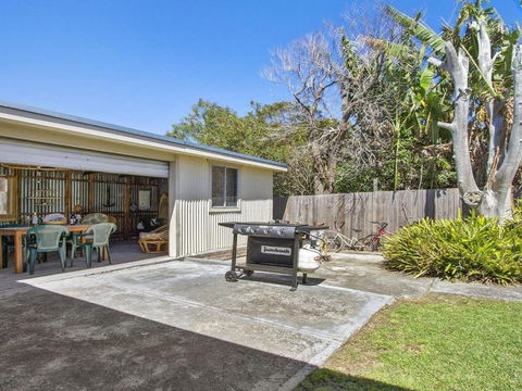 The Burra Break 3 Minute Walk To Beach Access - Accommodation Newcastle 5