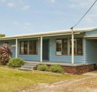 Tea Tree Cottage great yard for pets  kids - Accommodation Newcastle