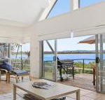 Tilbury Breeze ocean views comfort  style - Accommodation Newcastle