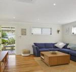 The Shabby Shell fresh  inviting - Accommodation Newcastle