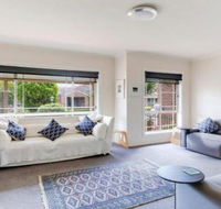 Walling Clifton Gardens backing onto golf course - Accommodation Newcastle