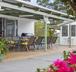 Whispering Waves relaxing beach house - Accommodation Newcastle