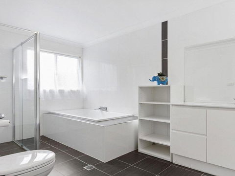 Currambene Cottage All About Location - Accommodation Newcastle 2