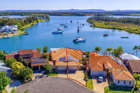 Seachange Waterfront - Accommodation Newcastle 0