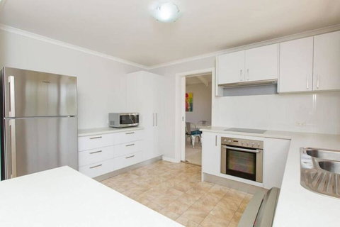 Bimbadeen - Accommodation Newcastle 2