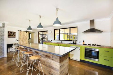 Aloha Pet & Family Friendly 10 Min Walk To Beach - Accommodation Newcastle 0