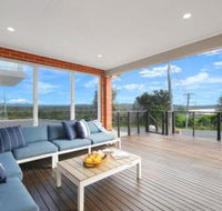 Casa Sorella beachfront family home with pool - Accommodation Newcastle