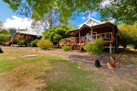 Sunnyhurst Chalets Rural Stay - Accommodation Newcastle 0