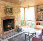 Adelaide Hills Camellia Cottage WiFi - Accommodation Newcastle