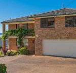 Waves at Caves - Accommodation Newcastle
