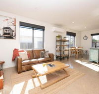 The Endsleigh 1 Bedroom Villa Free Wifi Near CBD - Accommodation Newcastle