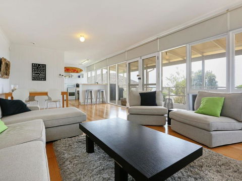 DROMANA BEACH SHACK... - Accommodation Newcastle 5