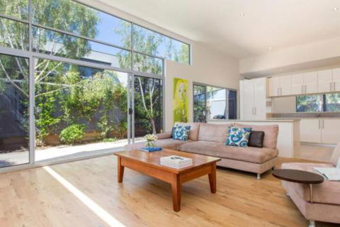 PALM COURT RETREAT MORNINGTON - Accommodation Newcastle 5