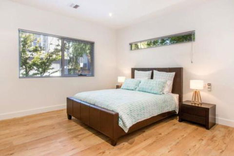 PALM COURT RETREAT MORNINGTON - Accommodation Newcastle 2
