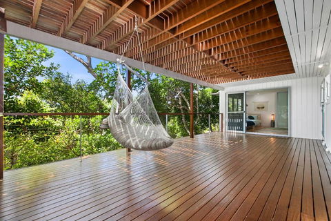 Stunning Seaviews Sunshine Beach - Accommodation Newcastle 2