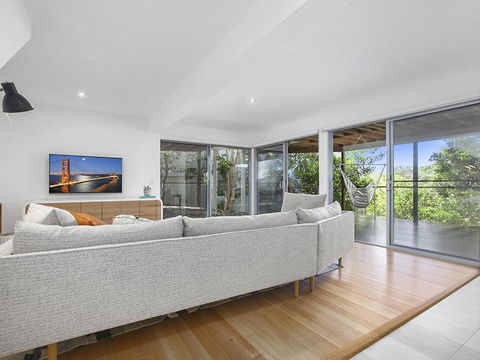 Stunning Seaviews Sunshine Beach - Accommodation Newcastle 1