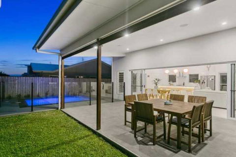 THE BEACH OASIS At 360 - Accommodation Newcastle 5