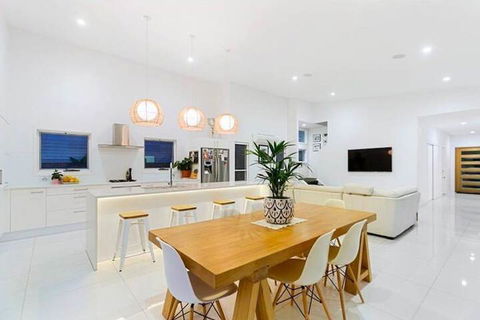 THE BEACH OASIS At 360 - Accommodation Newcastle 3