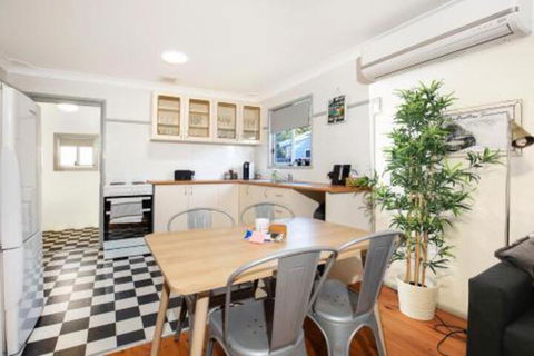 Sun Shack At Culburra Pet Friendly 3 Mins To Beach - Accommodation Newcastle 7