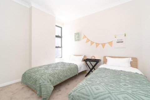 SP246 Brandnew Modern Apt In Penrith With Parking - Accommodation Newcastle 2