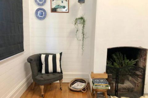 The Residence Stylish Comfort With Fireplace - Accommodation Newcastle 3