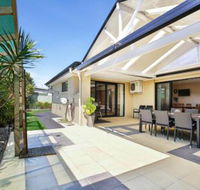 Sandy Bottom Pet Friendly 3 Min Walk to Beach - Accommodation Newcastle