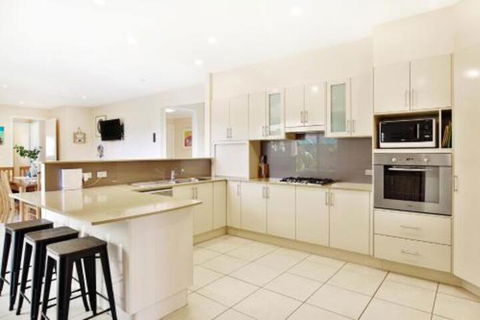 Sandy Bottom Pet Friendly 3 Min Walk To Beach - Accommodation Newcastle 6