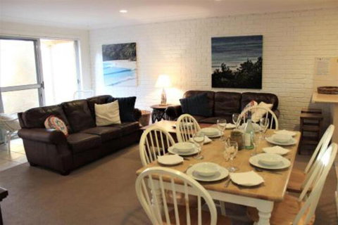 SOUTH BOOMER PET FRIENDLY - Accommodation Newcastle 7
