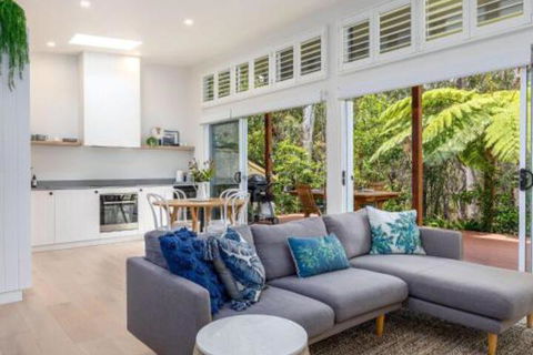 Studio By The Bay :: Jervis Bay Rentals - Accommodation Newcastle 0