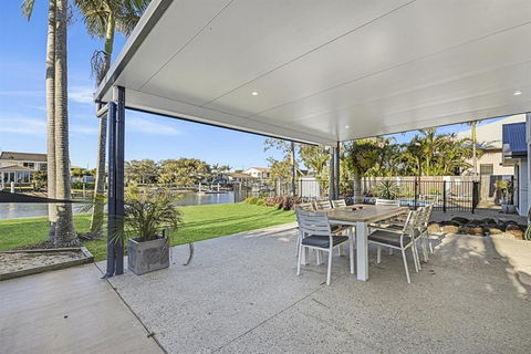 CANAL HOME NEAR MOOLOOLABA Kooringal - Accommodation Newcastle 3