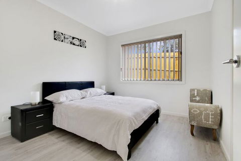 V & V Family Dream Away - Accommodation Newcastle 6