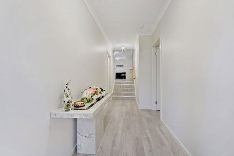 V & V Family Dream Away - Accommodation Newcastle 2
