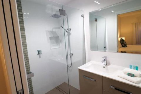 Elysium Lakehouse - Accommodation Newcastle 3