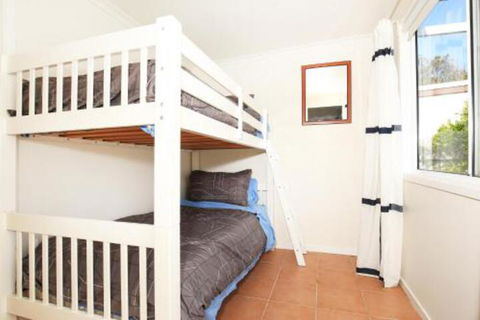 Triangulo At Culburra Pet Friendly 2 Mins To Beach - Accommodation Newcastle 3