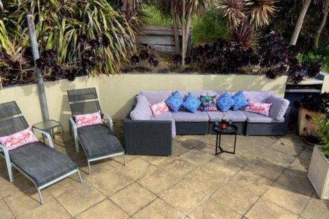 PANORAMA VIEWS Spectacular Ocean Views - Accommodation Newcastle 3