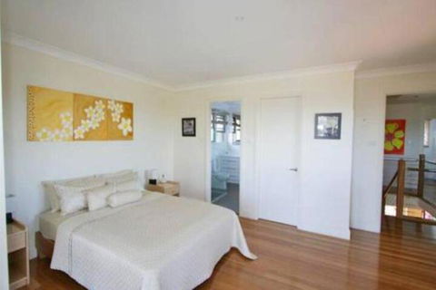 Illalangi Views Pool Walk To Beach - Accommodation Newcastle 4