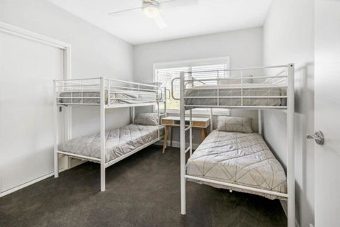 HALE KUPA Rye Beach House Spa Table Tennis - Accommodation Newcastle 3